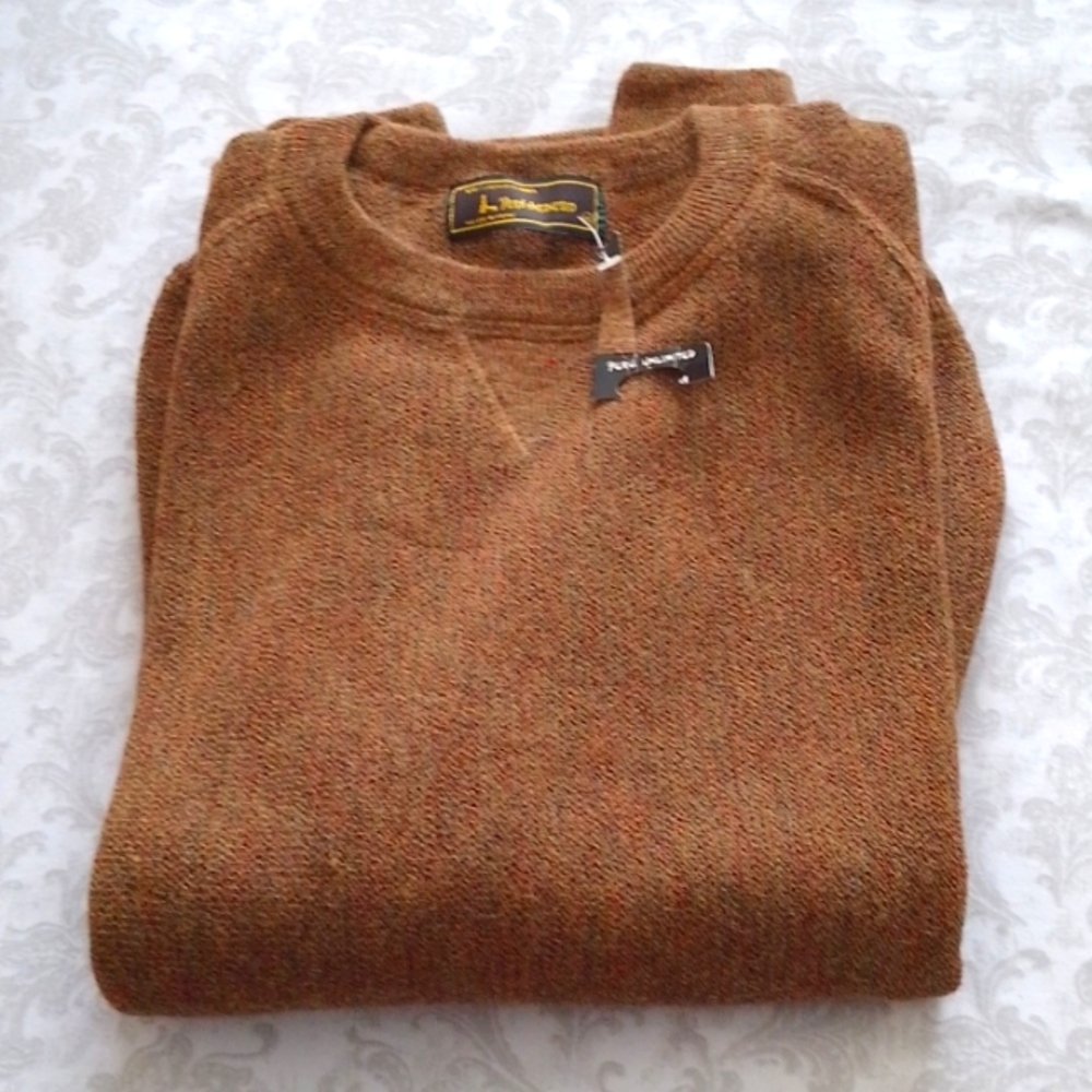 NWT  Perú Unlimited Alpaca sweatshirt.